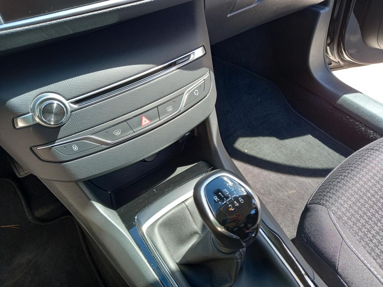 Peugeot 308 hdi 100 98000 km 12/2019