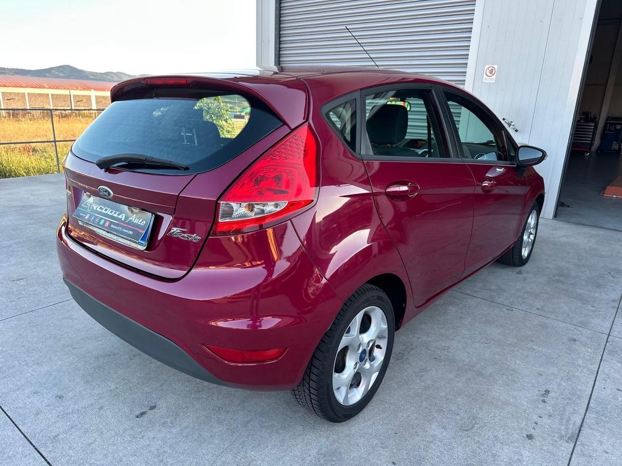 Ford Fiesta 1.4 TDCi 70CV 5 porte Titanium
