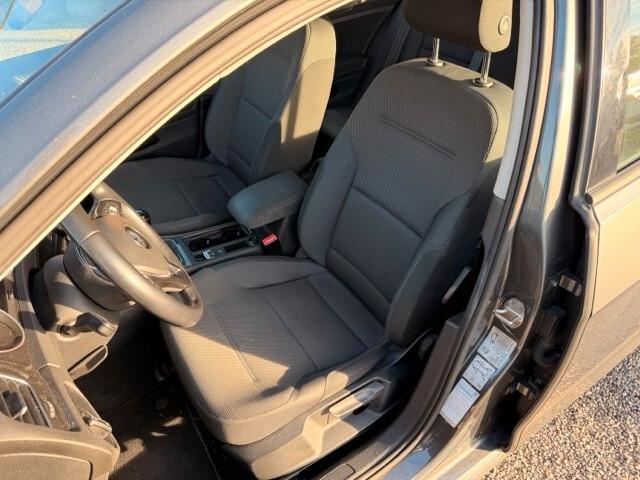 Volkswagen Golf Variant 1.6 tdi 115 CV Business - Anche Neo Patentati