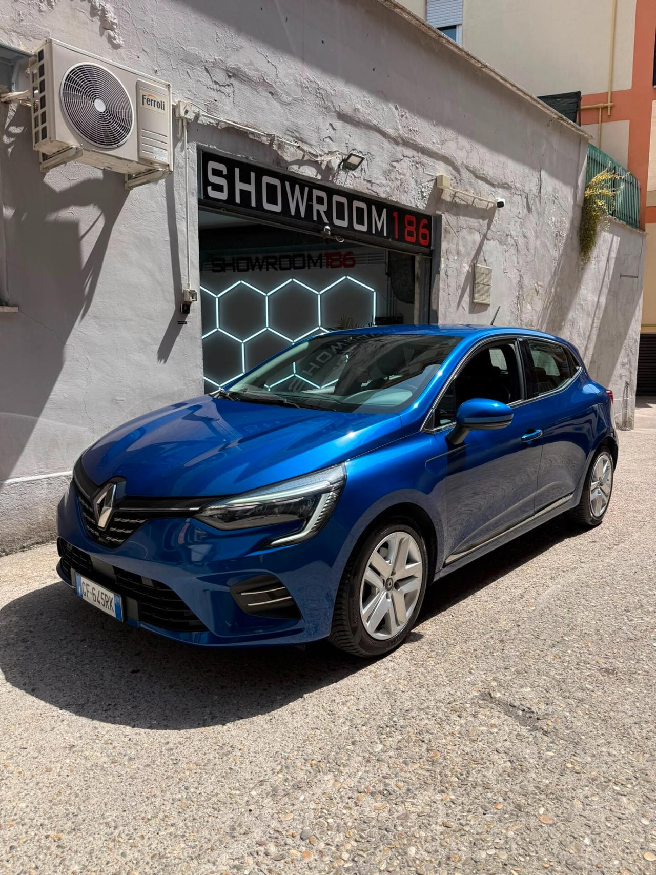 Renault Clio Full Hybrid E-Tech 140 CV 5 porte Initiale Paris