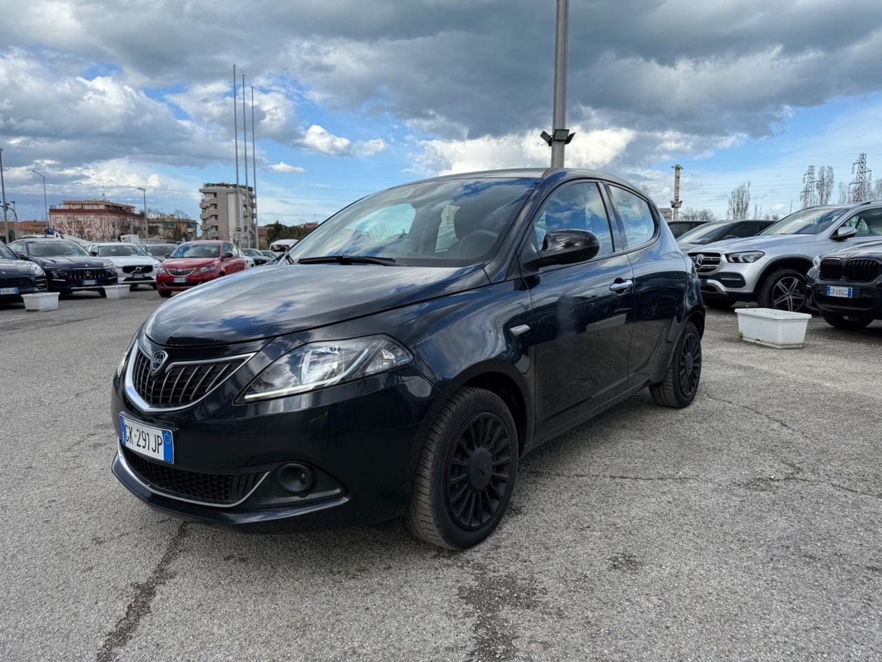 Lancia Ypsilon 1.0 FireFly 5 porte S&S Hybrid Ecochic Silver