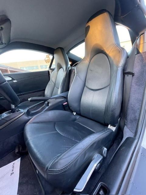 Porsche Cayman 2.7