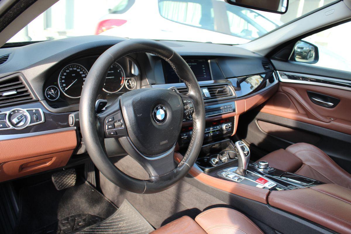 BMW - Serie 5 Touring - 520d Futura