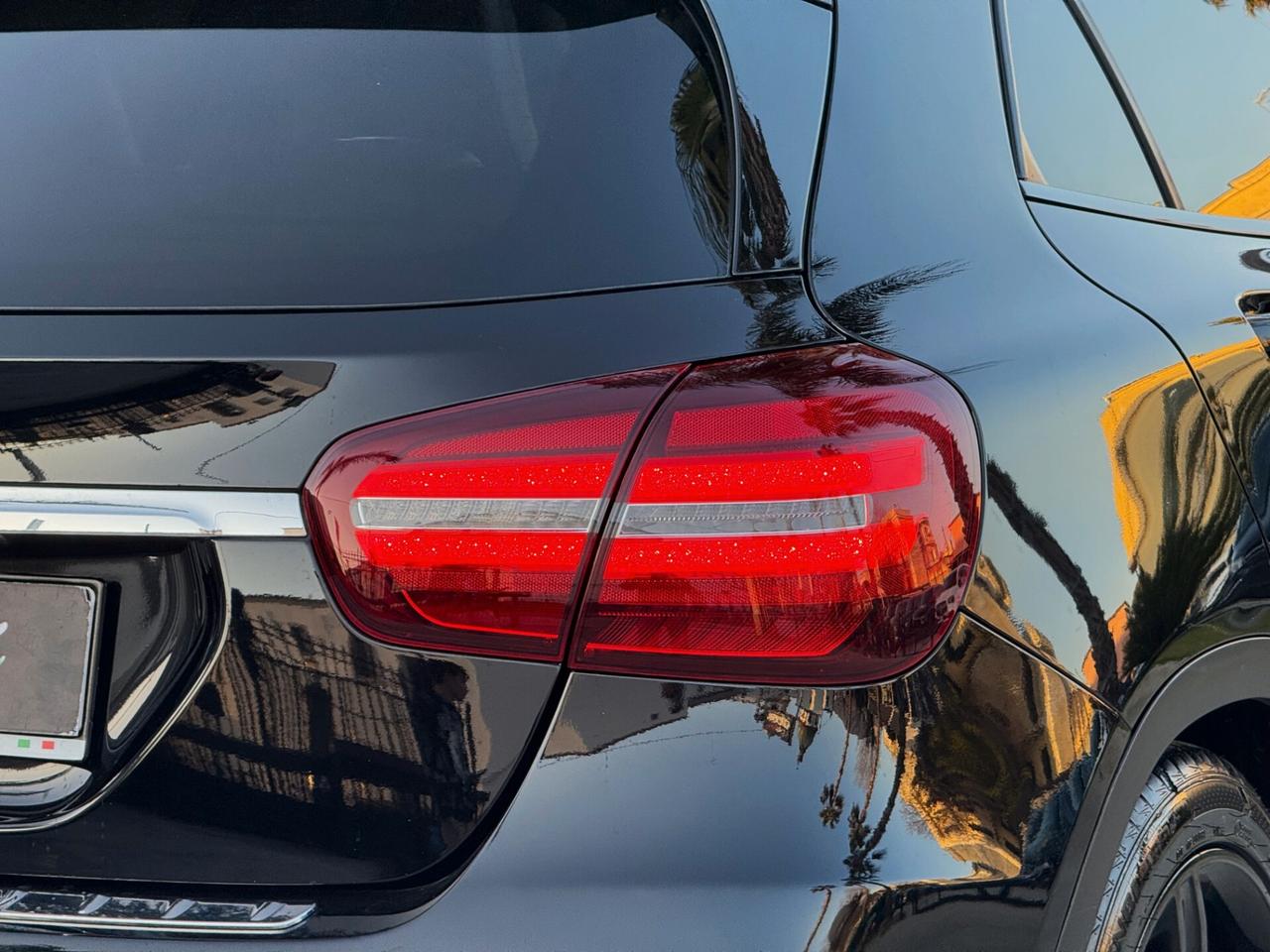 Mercedes-Benz GLA 200 d Premium AMG TETTO CAM