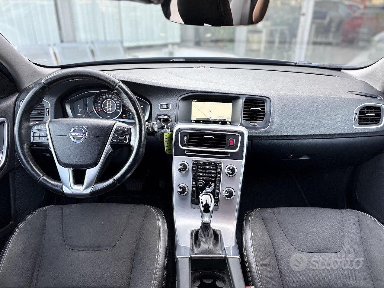 Volvo V60 Cross Country 2.0 Diesel 150CV E6 - 2017