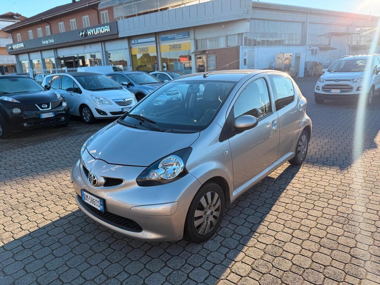 Toyota Aygo 1.0 12V VVT-i 5 porte Sol