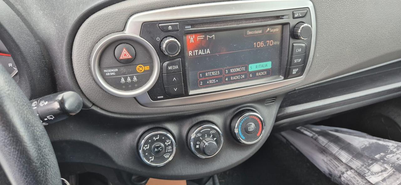 Toyota yaris 1000 benzina