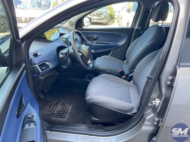 Lancia Ypsilon 1.0 FireFly 5 porte S&S Hybryd Gold