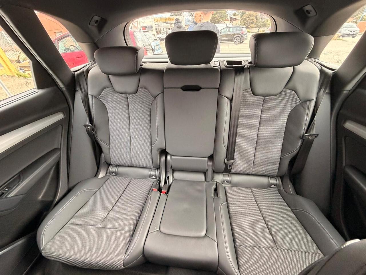 AUDI Q5 2.0 TDI 204CV QUATTRO S TRONIC S LINE BLACK EDITION – 2024