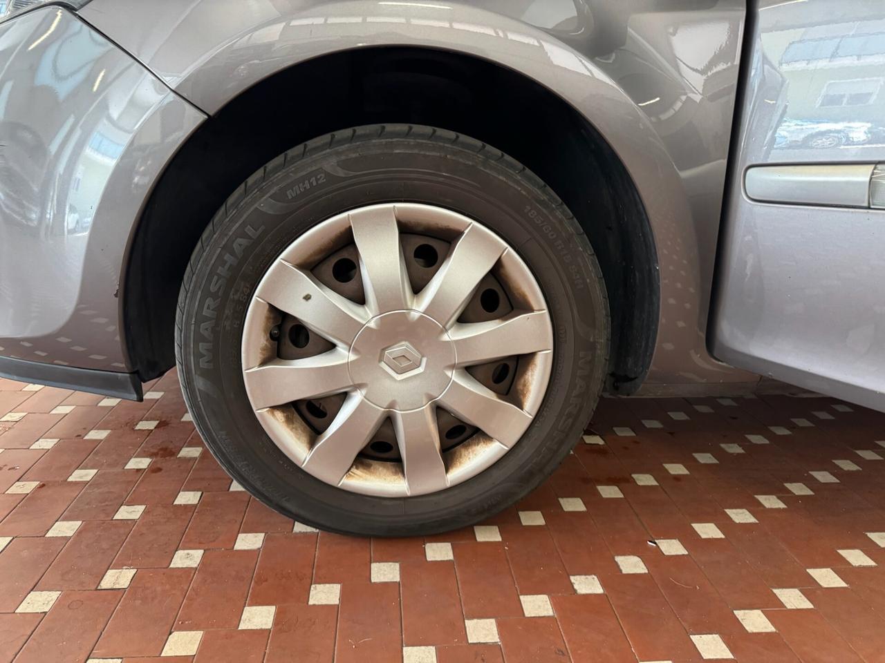 Renault Clio 1.2 16V 5 porte Live! - IDEALE PER NEOPATENTATI