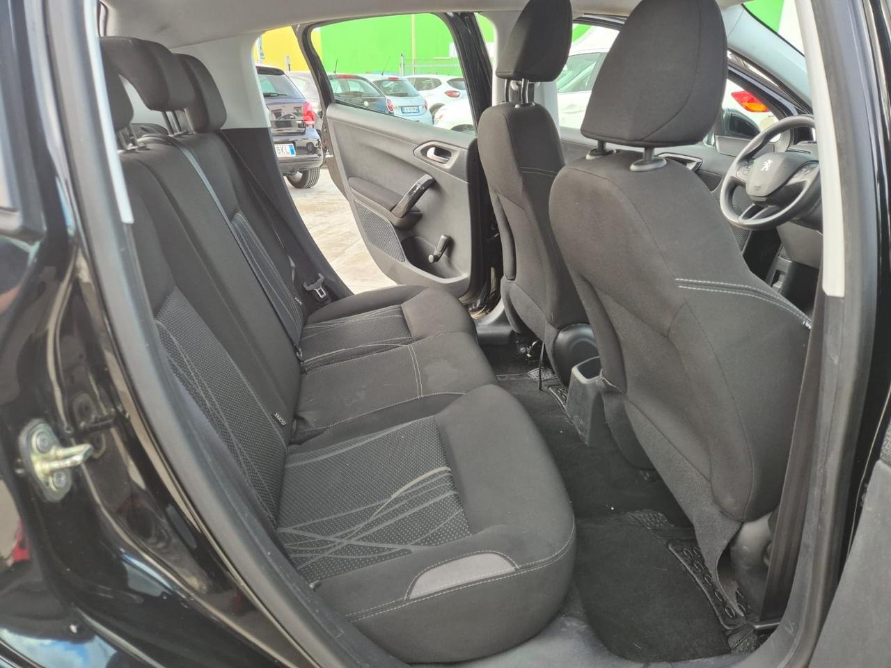 Peugeot 208 1.2 VTi 82 CV 5 porte Allure