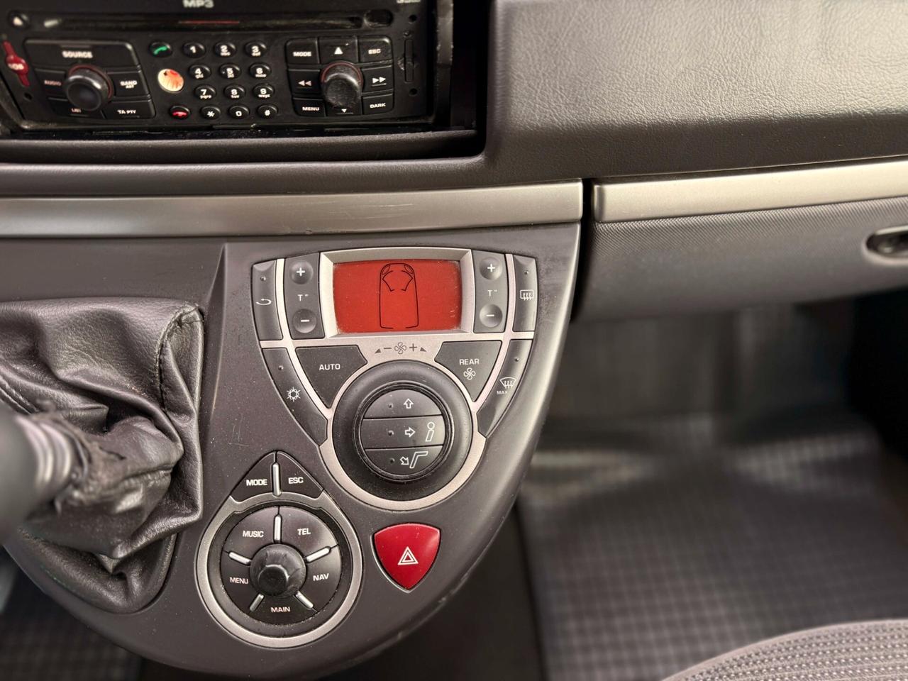 Peugeot 807 2.0 HDi FAP SV 7 POSTI