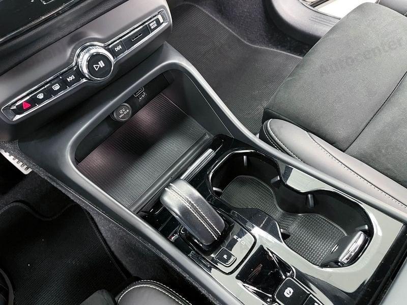 Volvo XC40 XC40 B4 197CV AWD AUT R DESIGN