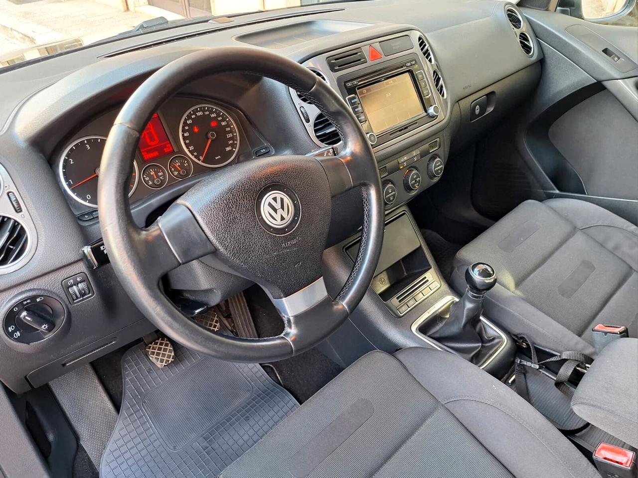 Volkswagen Tiguan 2.0 16V TDI DPF Sport & Style (18°)