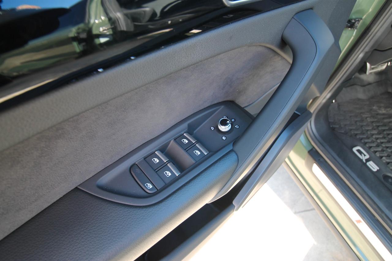 Audi Q5 SPB 40 TDI 204 Identity Black |10.2023