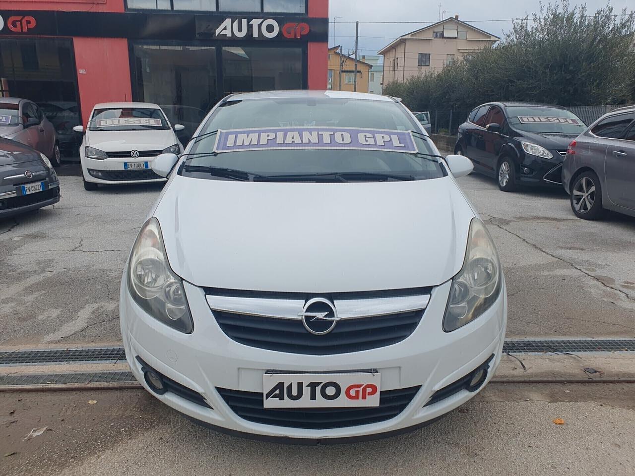 Opel Corsa 1.2 80CV 3 porte GPL Neopatent 2010