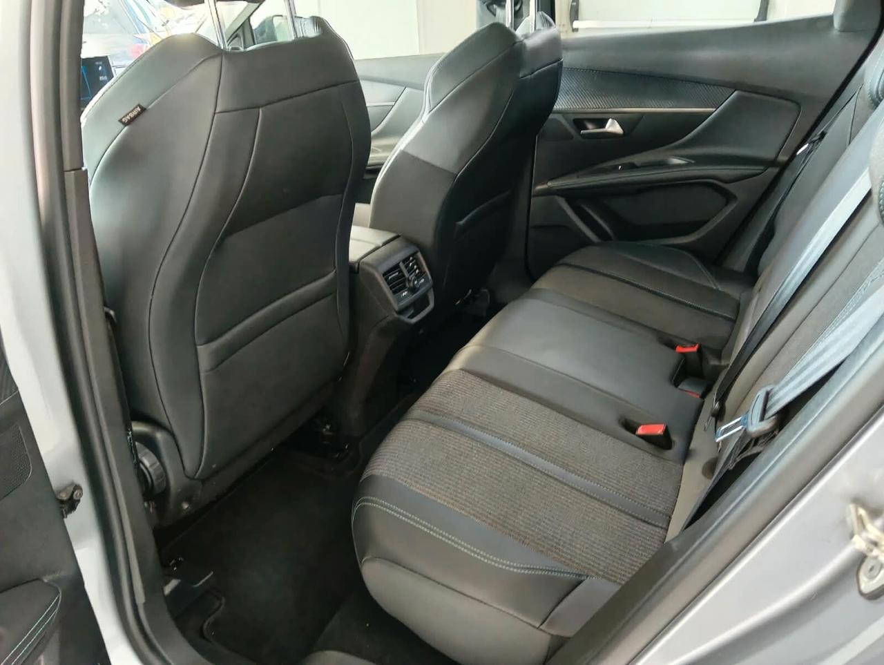 Peugeot 3008 BlueHDi 130 S&S EAT8 Allure Pack