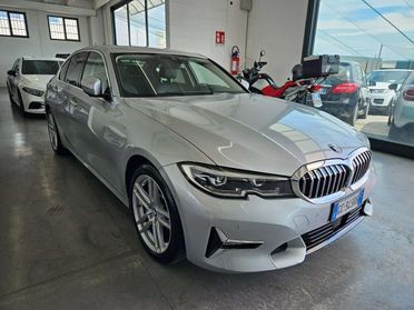 BMW 330 Berlina 330i Luxury CV 258 auto