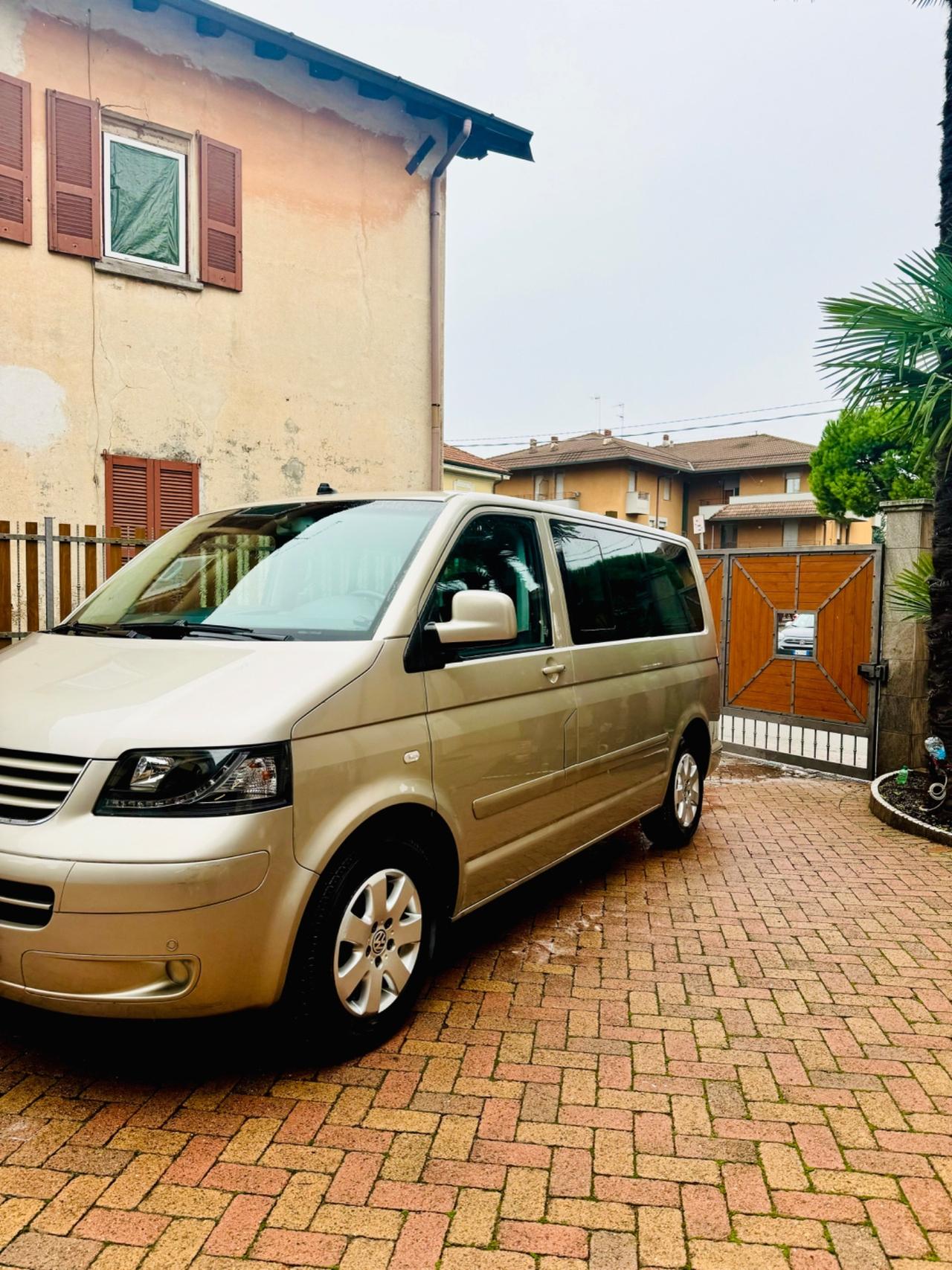 Multivan per trasporto e guida Disabili