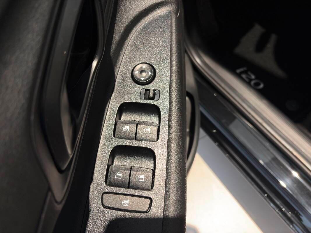 Hyundai i20 1.0 t-gdi Connectline Exterior Pack 90cv dct