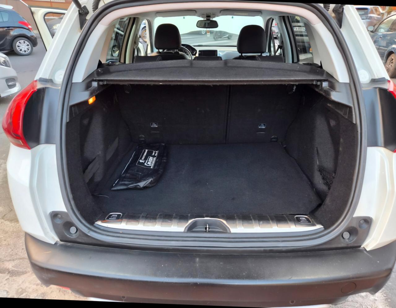 Peugeot 2008 BlueHDi 100 Allure