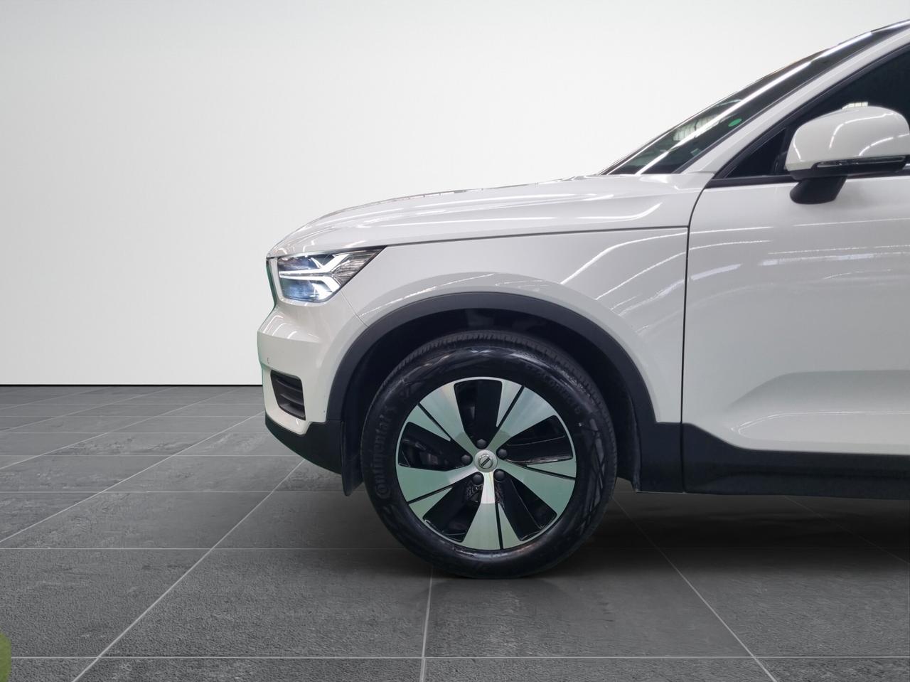 Volvo XC40 T2 Geartronic Momentum Pro AUTOCARRO N1