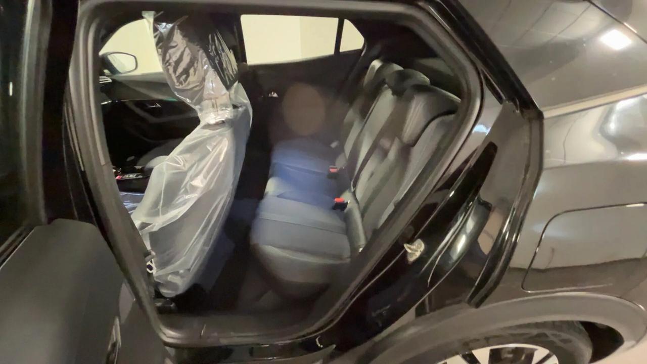 Peugeot 2008 motore elettrico 136 CV Allure Pack
