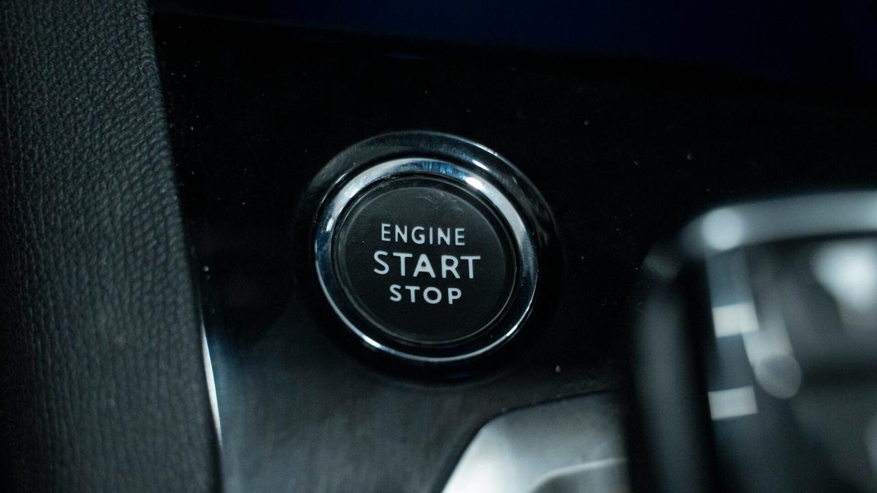 Peugeot 3008 1.5 BLUEHDI ALLURE PACK EAT8 SES 131 CV AUTO VIRTU