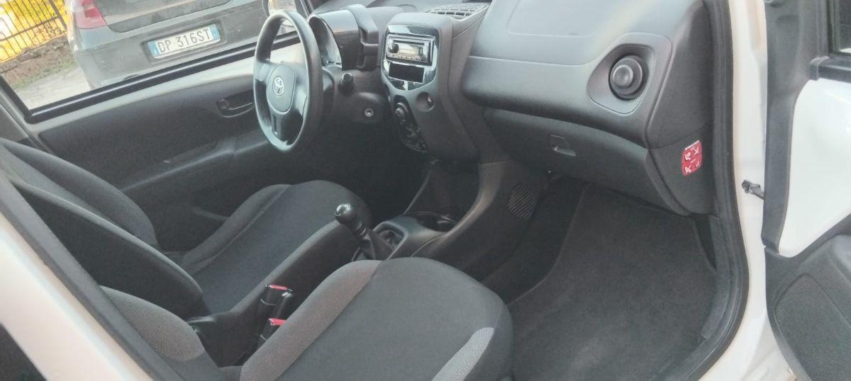 TOYOTA - Aygo - Connect 1.0 VVT-i 72 CV 5p. x-cite Neopatentati