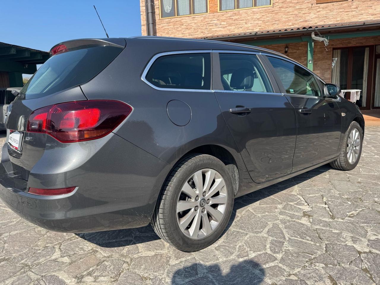 Opel Astra 1.7 CDTI 110CV Sports Tourer Cosmo neopatentati