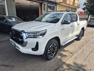 Toyota Hilux 2.4 D-4D A/T 4WD 4 porte Double Cab Lounge