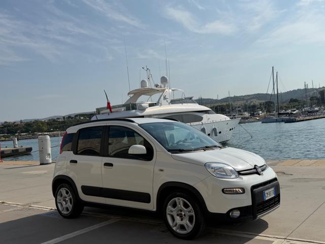 FIAT Panda 1.0 HYBRID CITY LIFE+CLIMATRONIC+SCHERMO+5POSTI