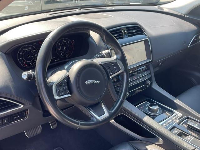 Jaguar F-Pace 2.0 D 180 CV AWD aut. Prestige