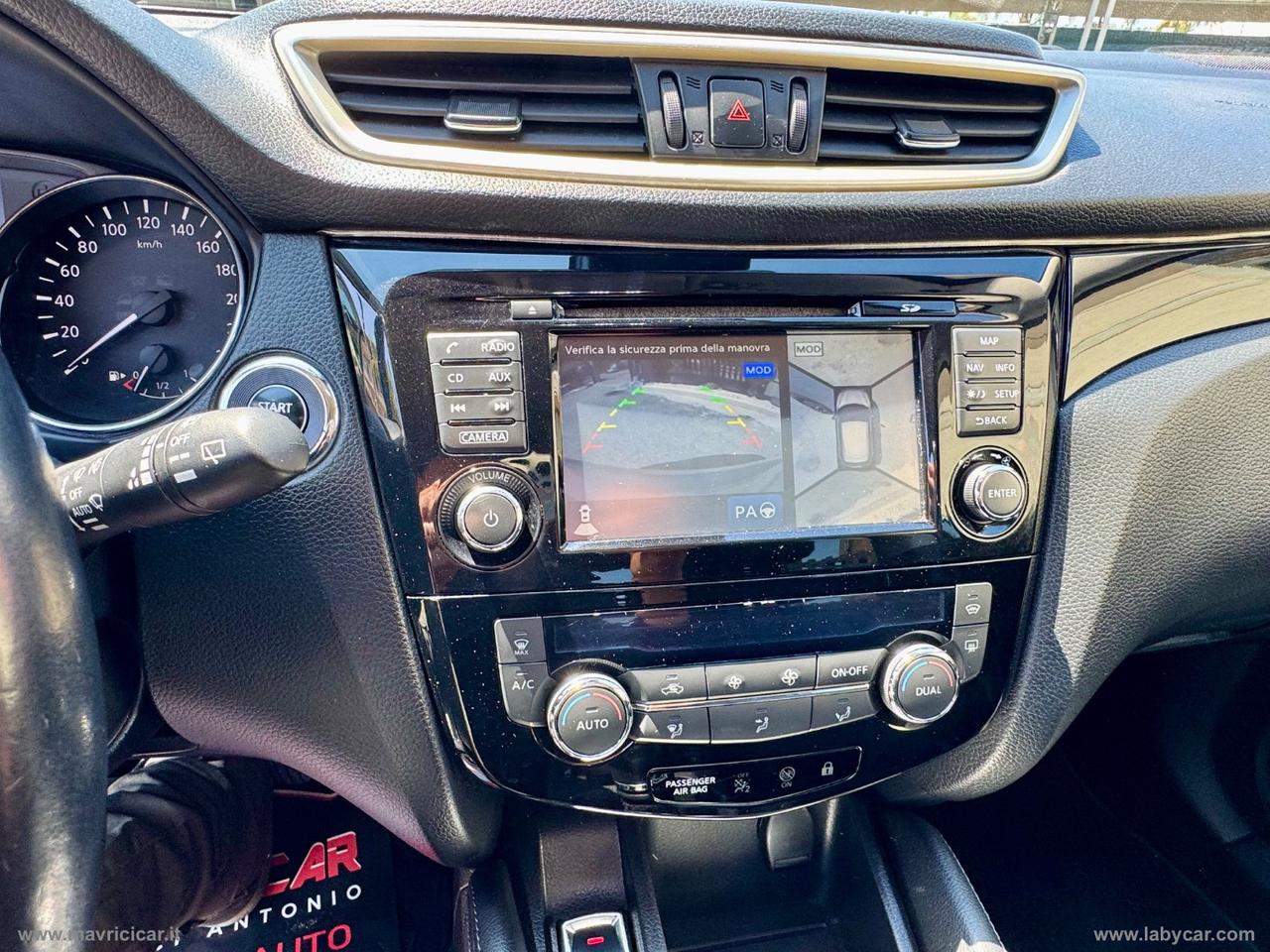 NISSAN Qashqai 1.6 dCi 4WD N-Connecta