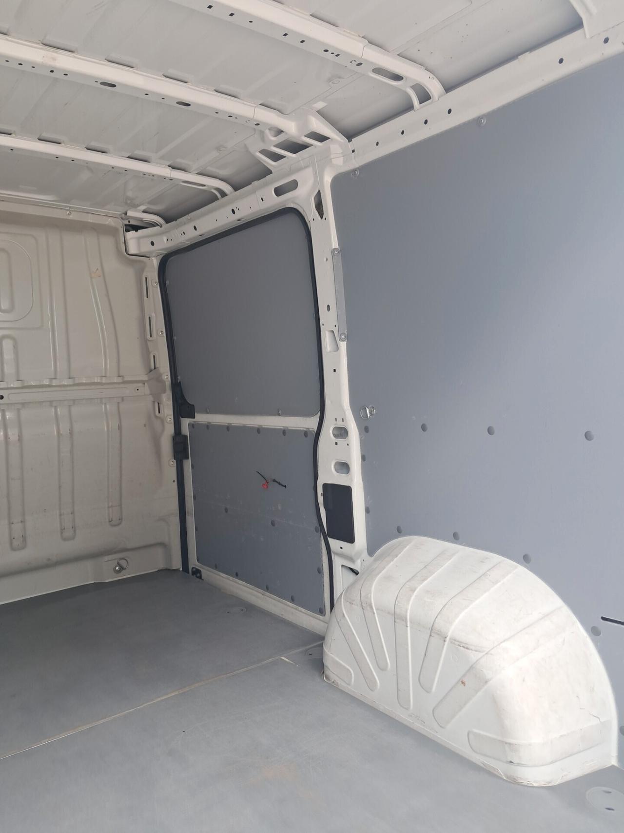 Peugeot Boxer 333 2.2 BlueHDi 140*CLIMA