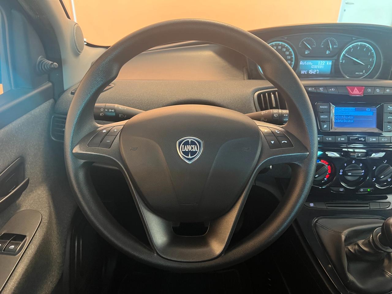 Lancia Ypsilon 1.0 FireFly 5 porte S&S Hybrid Silver