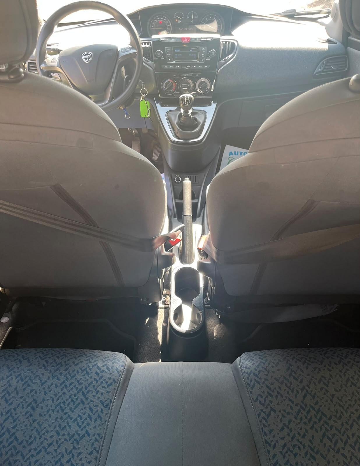 Lancia Ypsilon 1.0 FireFly 5 porte S&S Hybrid Alberta Ferretti