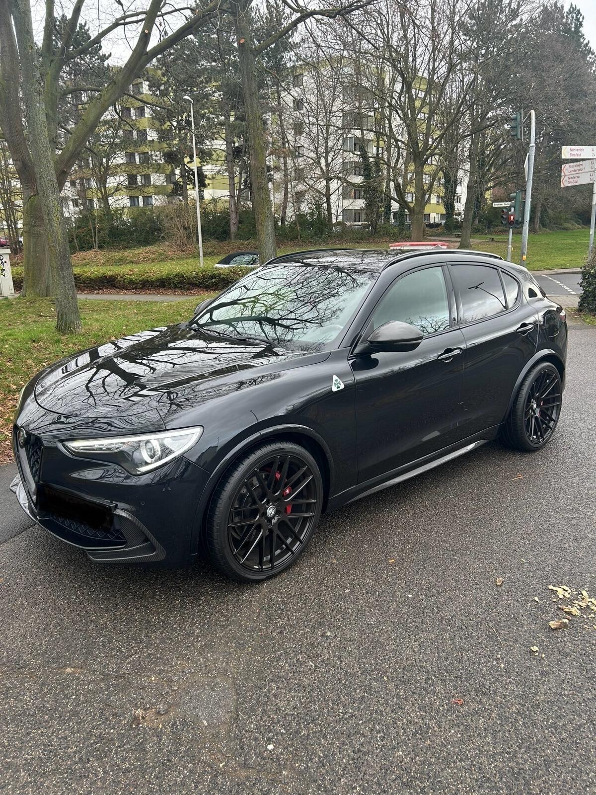 A.R. Stelvio Quadrifoglio 510 CV-22 omologati-Sparco-Carbonio