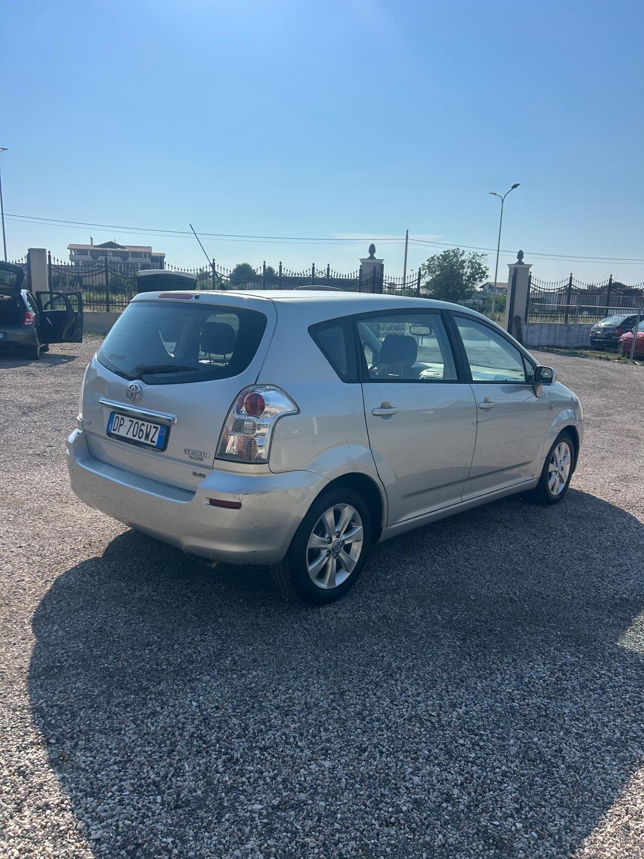 Toyota Corolla Verso 2.2 16V D-4D DPF Luna 7pti