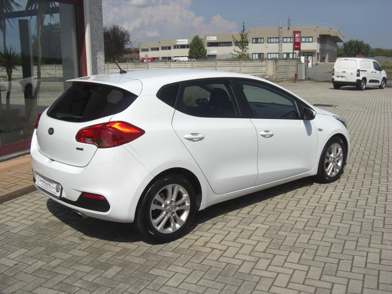 Kia Ceed cee'd 1.6 CRDi 110 CV 5 porte Cool