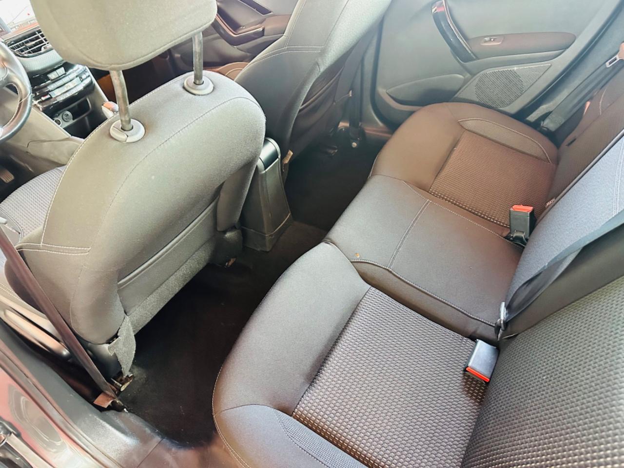 Peugeot 208 PureTech 82 5 porte Allure