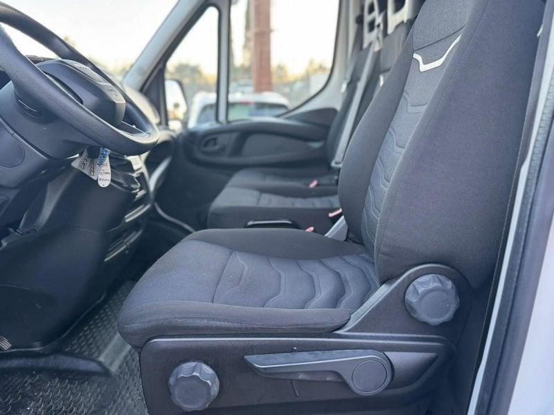 Iveco Daily Daily 35S16V 2.3 HPT PLM-TM Furgone GRAN VOLUME PREZZO + IVA