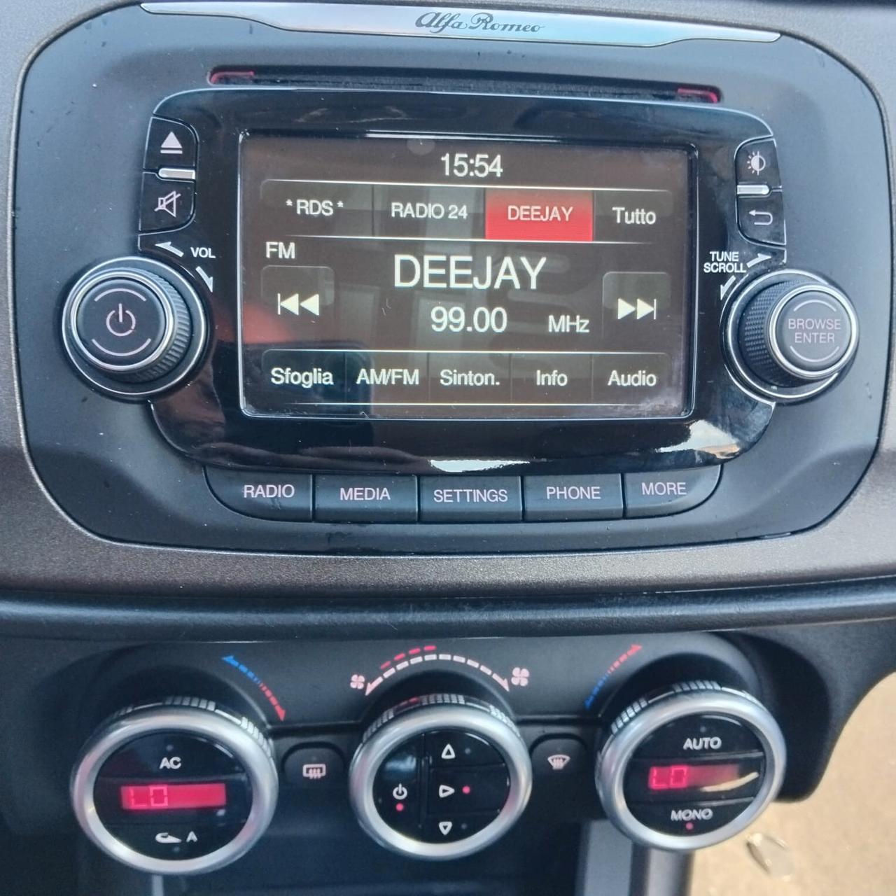 Alfa Romeo Giulietta 1.6 diesel manuale NEOPATENTATI restayling