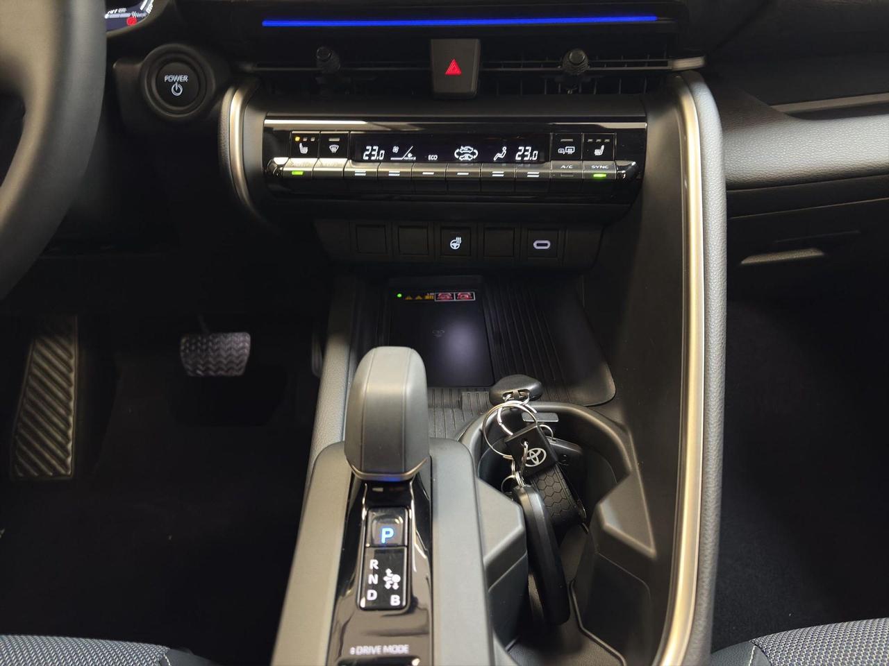 Toyota C-HR 2.0 phev Lounge fwd e-cvt