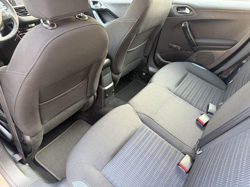 Peugeot 208 208 5p 1.2 vti 12v Allure NESSUN VINCOLO !!! DISTRIBUZIONE NUOVA !!!