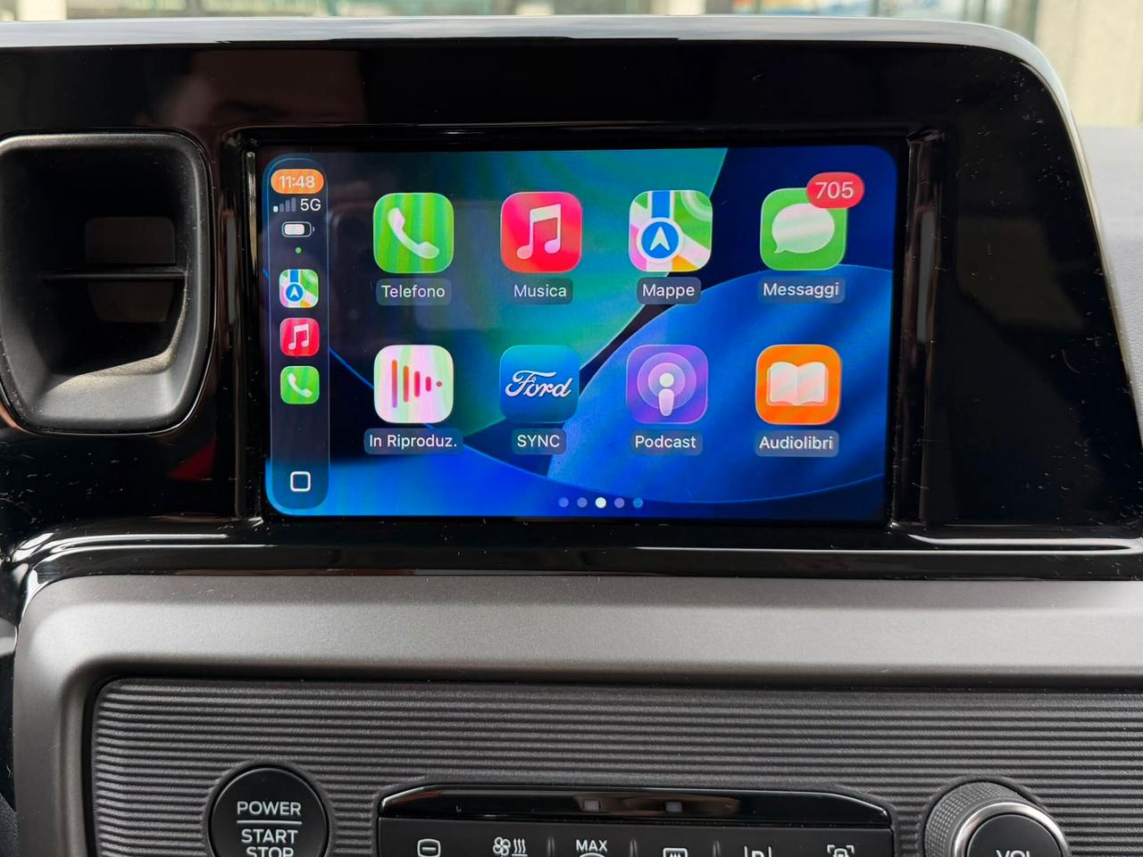 Ford Tourneo Courier 1.0 EcoBoost Titanium