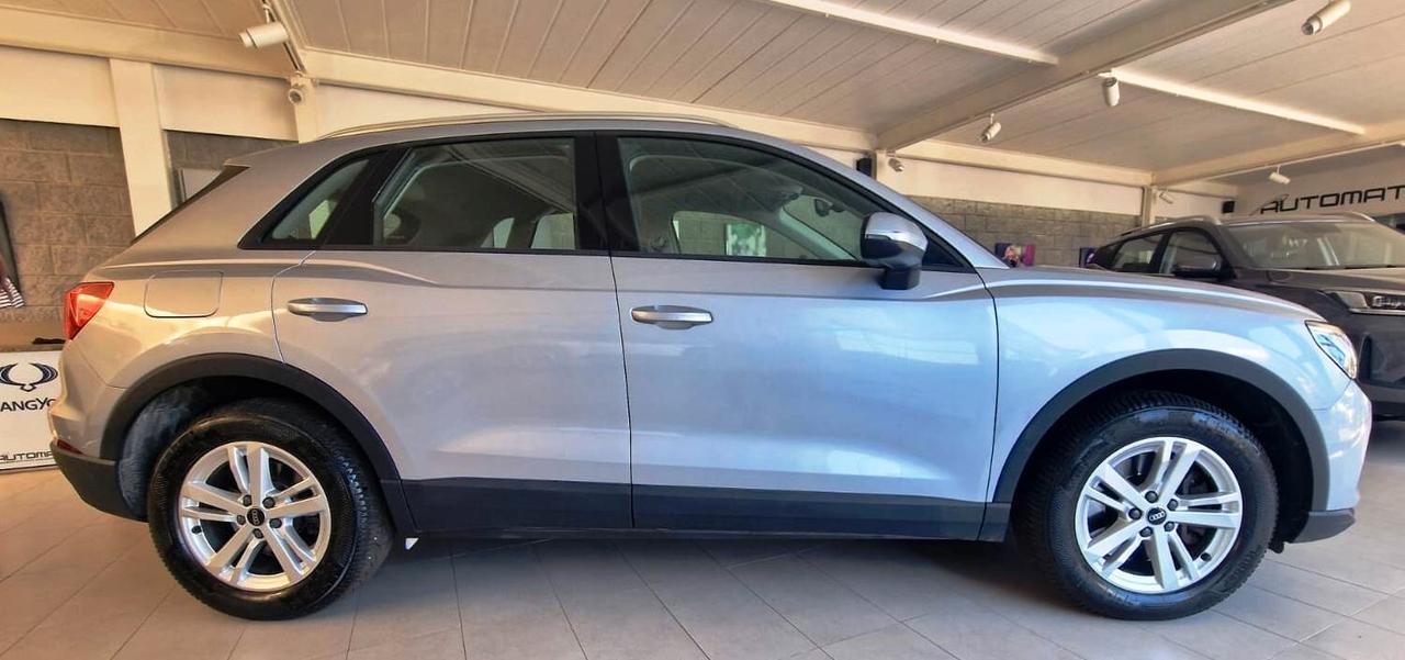 Audi Q3 40 TDI quattro S tronic Business Advanced