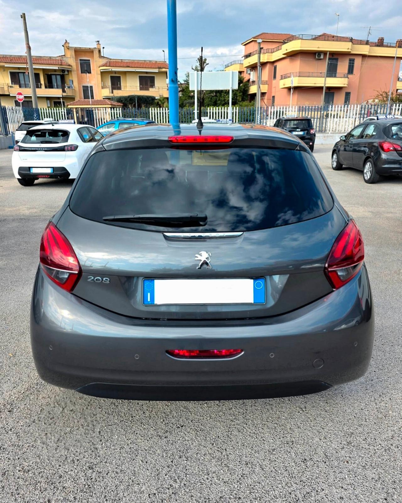 Peugeot 208 1.2 bz 82cv Allure