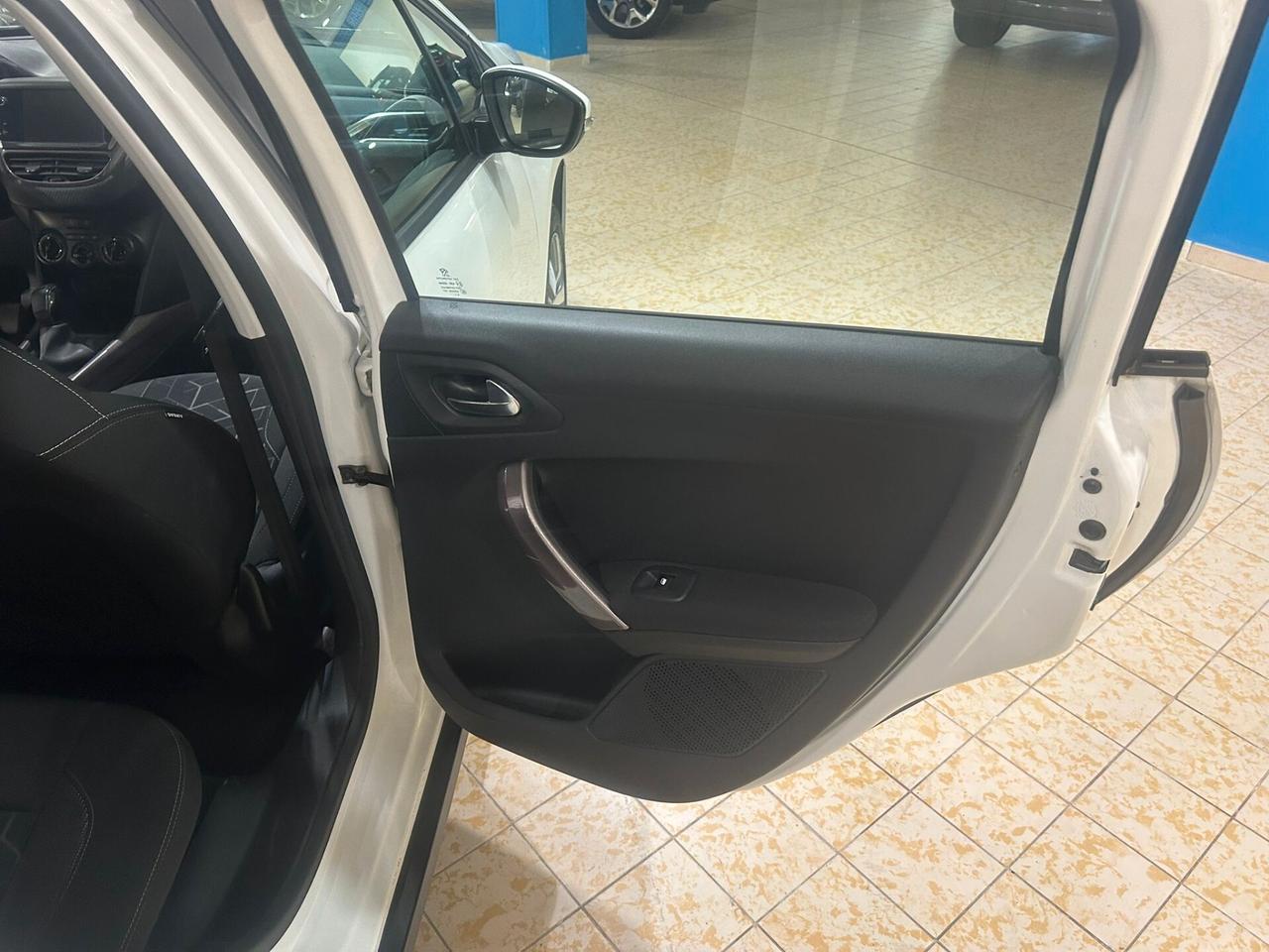 Peugeot 2008 1.6 e-HDi 92 CV Stop&Start Urban Cross