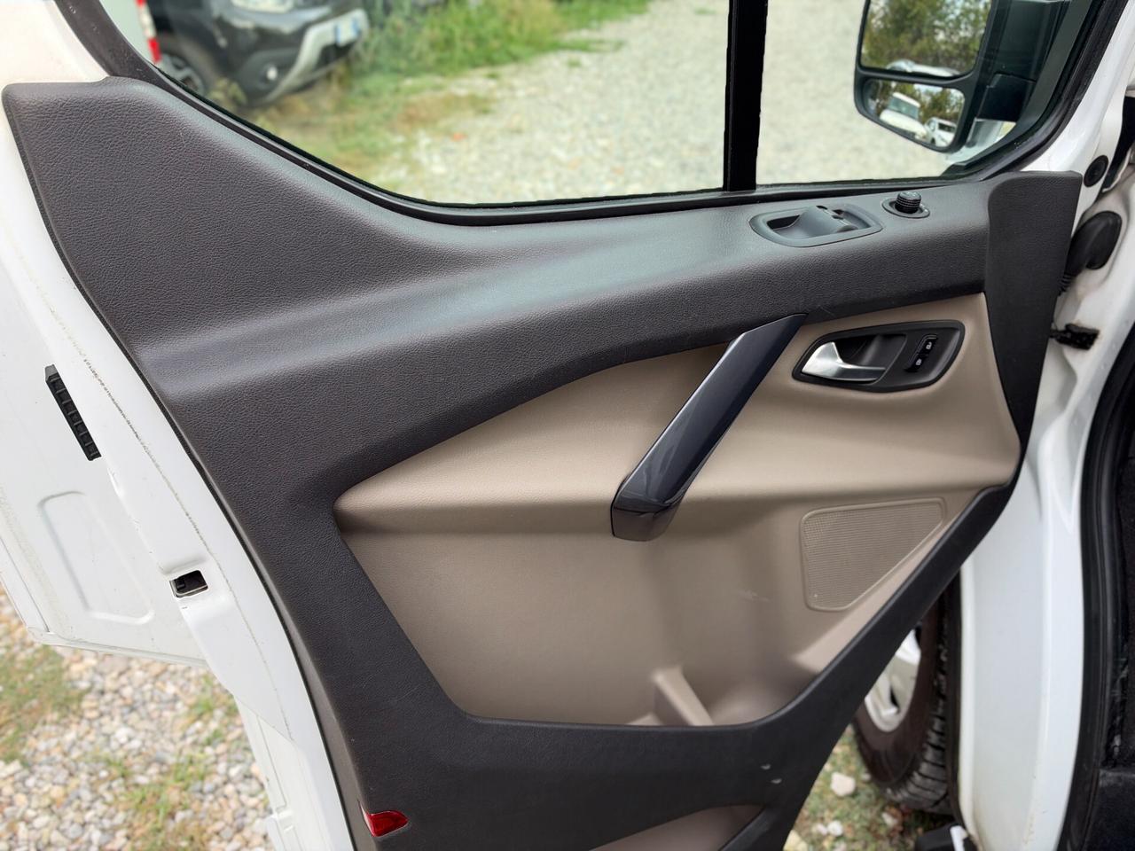 Ford Transit Custom 340 2.0 TDCi 170 PC Combi Trend